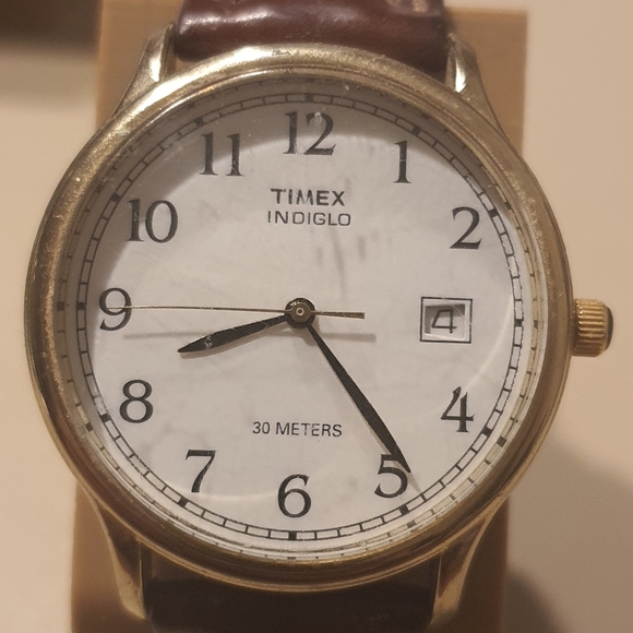 Vtg Timex Indiglo Goldtone/White Leather Men's Watch w/Date - Picture 1 of 4